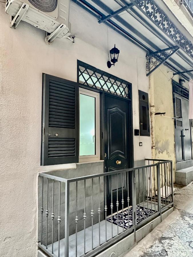 La Casa Di Elisa Apartment Naples Exterior photo